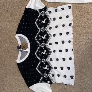 White and black long sleeve crop top